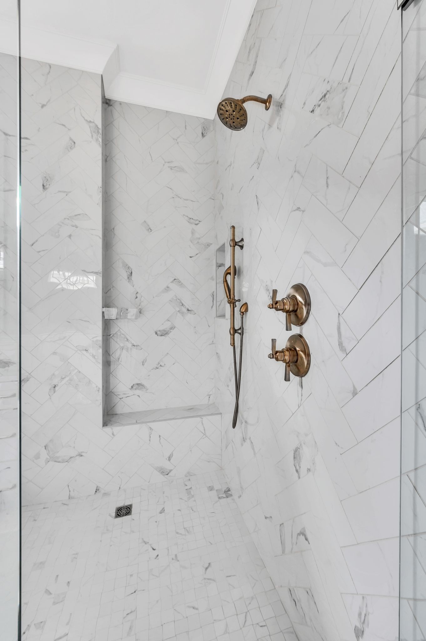 6081 Pasquo Road Nashville, TN 37221 - Photo 41 of 70 a bathroom with a shower