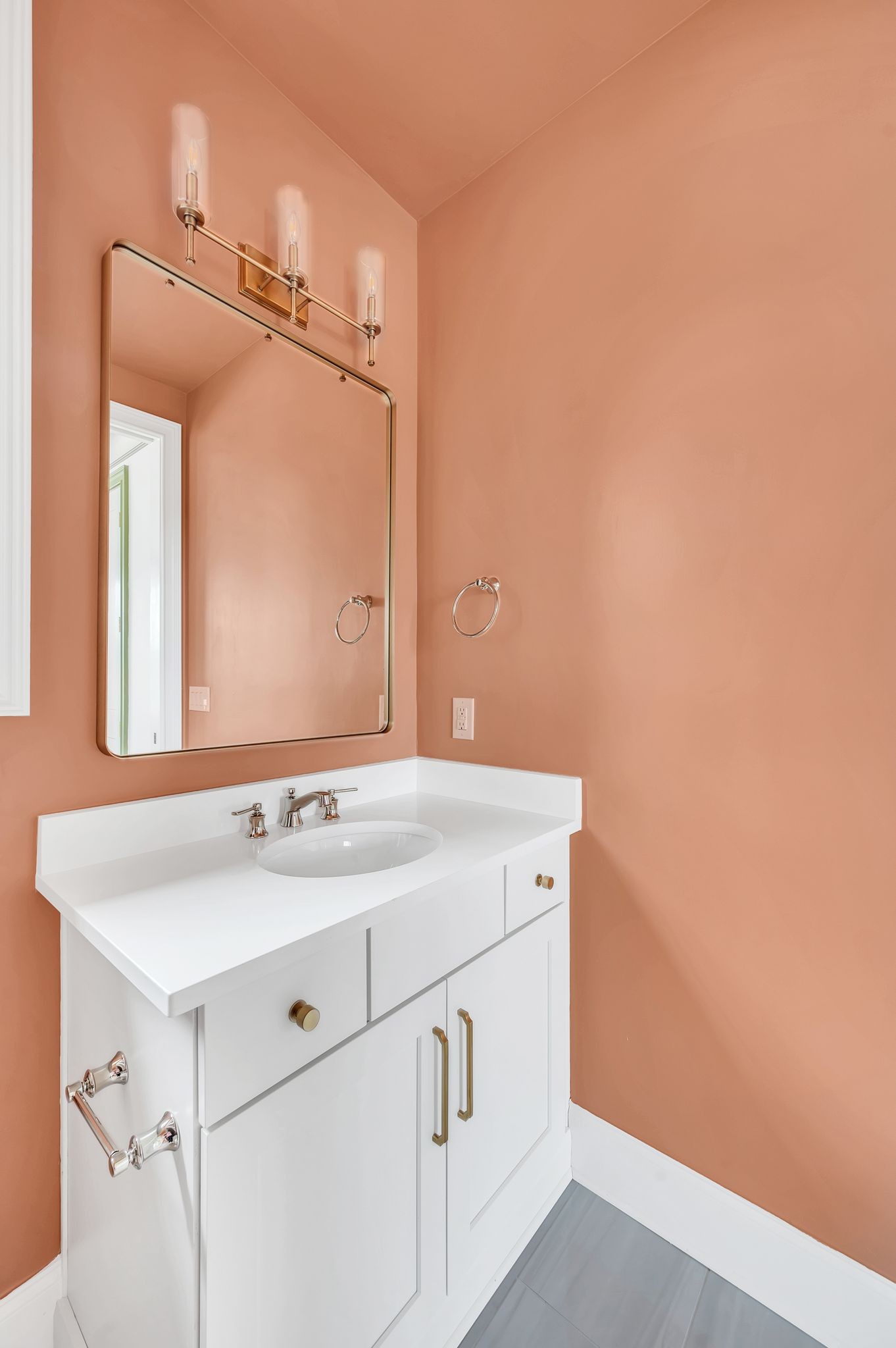 6081 Pasquo Road Nashville, TN 37221 - Photo 62 of 70 a bathroom with a sink and a mirror