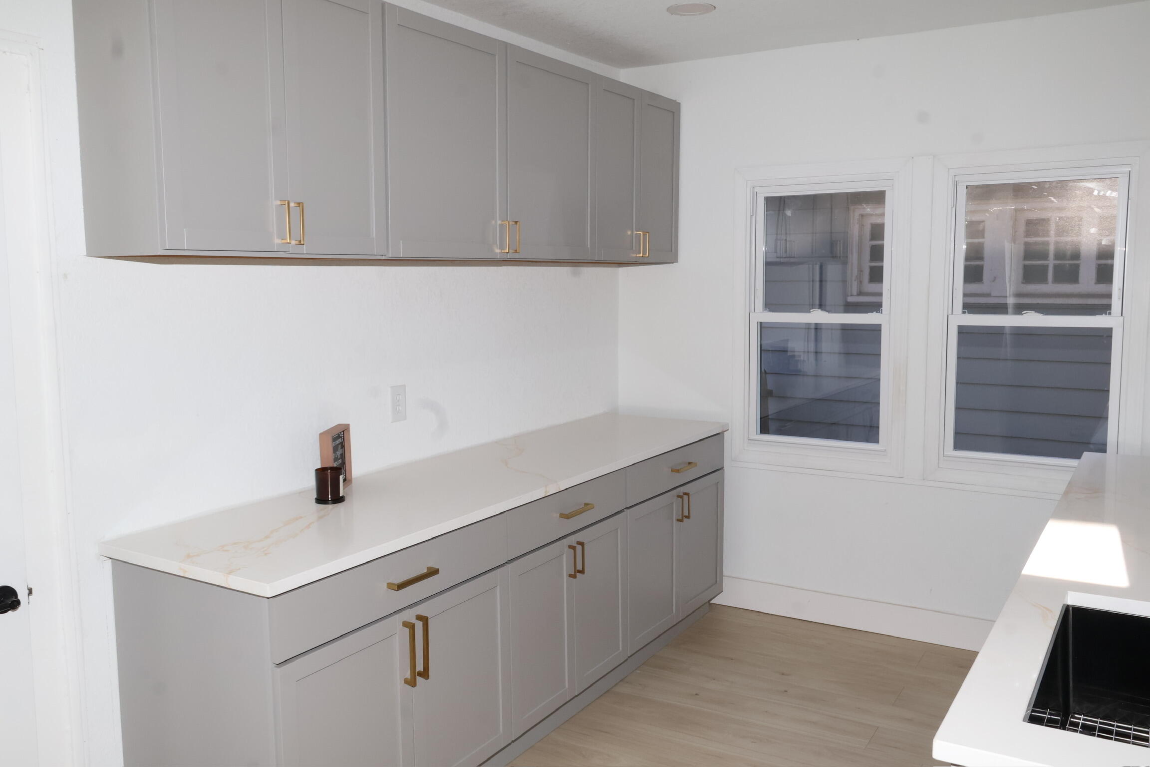 2360 North 48th Street Milwaukee, WI 53210 - Photo 7 of 23 KITCHEN