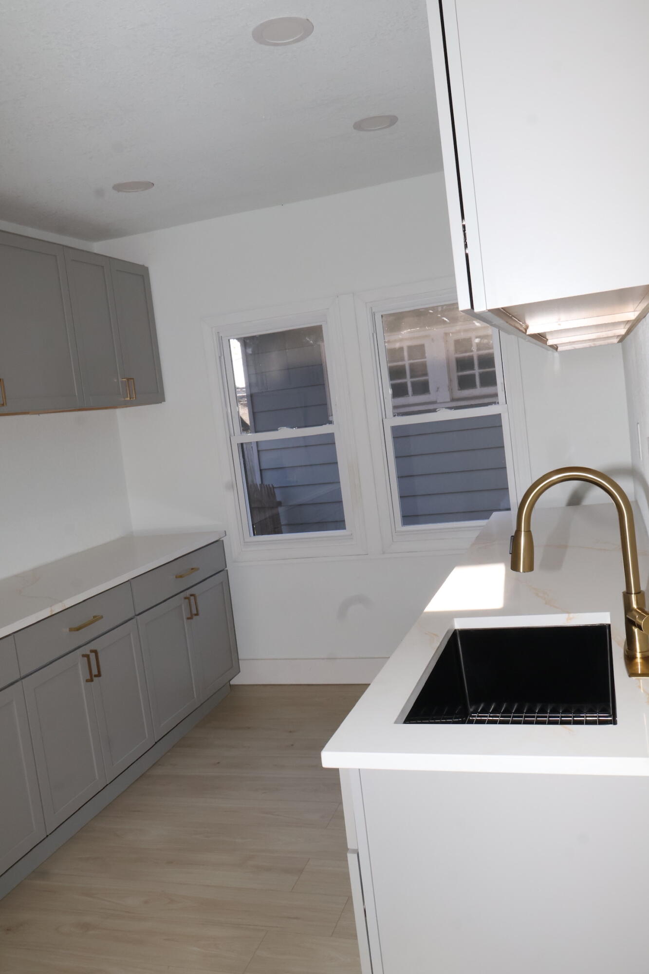 2360 North 48th Street Milwaukee, WI 53210 - Photo 8 of 23 KITCHEN