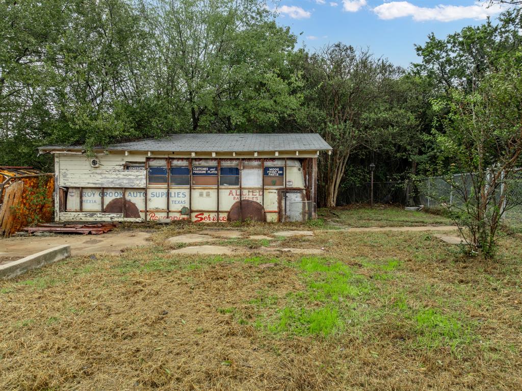 116 Fox Run Whitney, TX 76692 - Photo 15 of 34 a view of a house with a yard