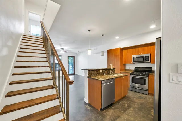 $252,000 | 2216 Chenevert Street, Unit 6, Houston, TX 77003