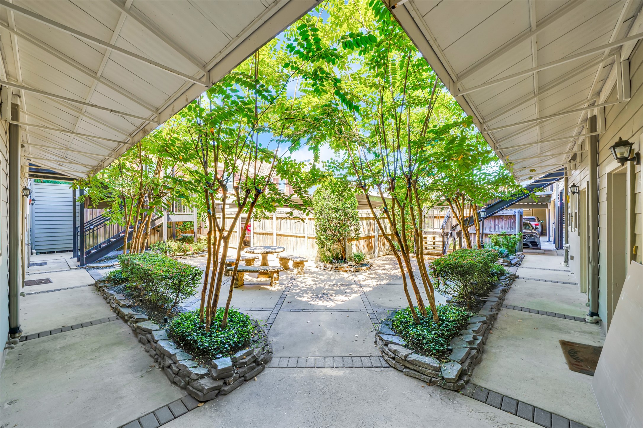 2216 Chenevert Street, Unit 6 Houston, TX 77003 - Photo 22 of 29 a view of a backyard with garden