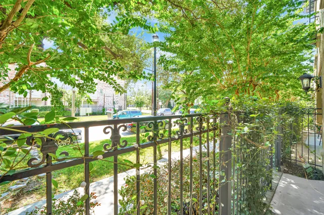 $252,000 | 2216 Chenevert Street, Unit 6, Houston, TX 77003