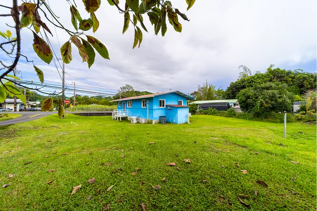 a view of an outdoor space and a yard