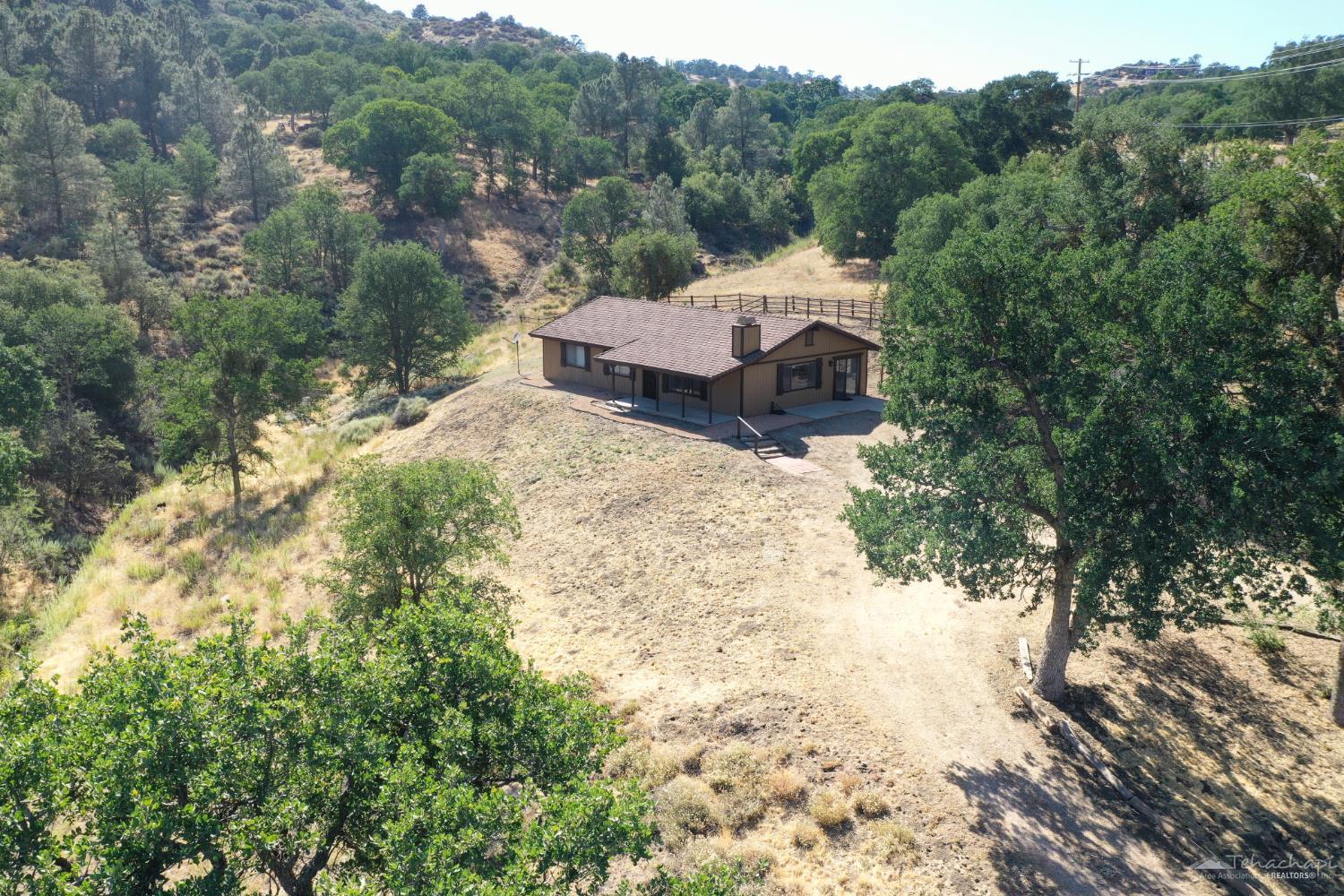 25470 Bear Valley Road Tehachapi, CA 93561 - Photo 3 of 21 Gallery Image 3