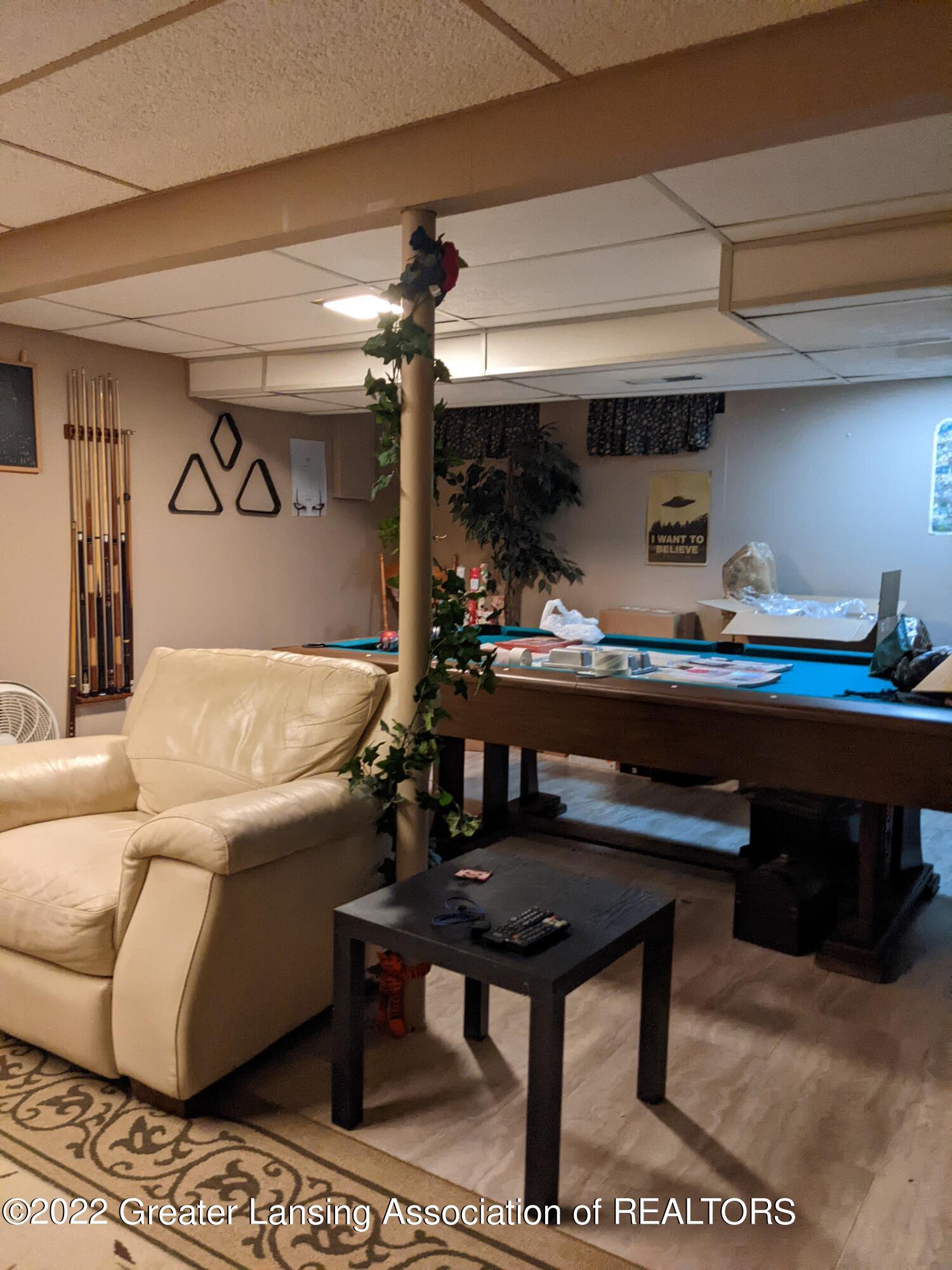 2911 Cumberland Road Lansing, MI 48906 - Photo 8 of 24 PXL_20220331_224426950