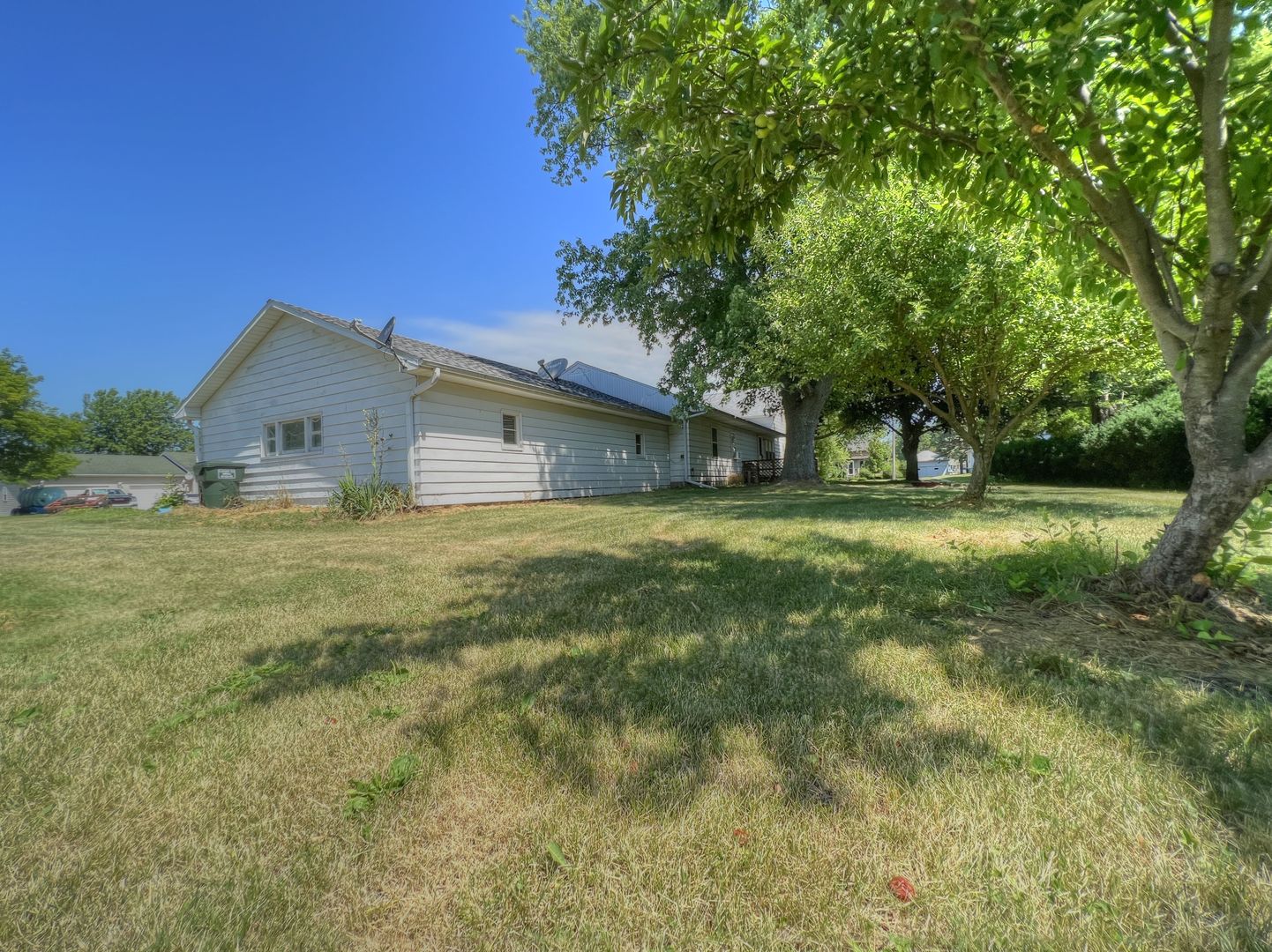 309 Jefferson Street Danforth, IL 60930 - Photo 8 of 45 a view of a house with a yard