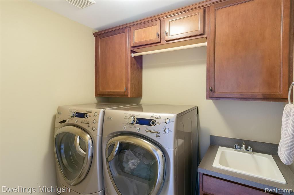 27616 Harrington Way Novi, MI 48374 - Photo 41 of 48