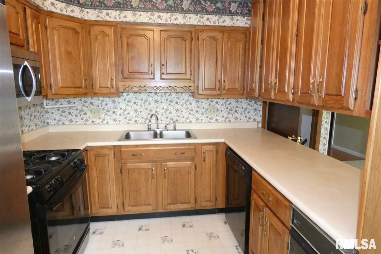 9407 North Northview Road Peoria, IL 61615 - Photo 8 of 21 Gallery Image 8