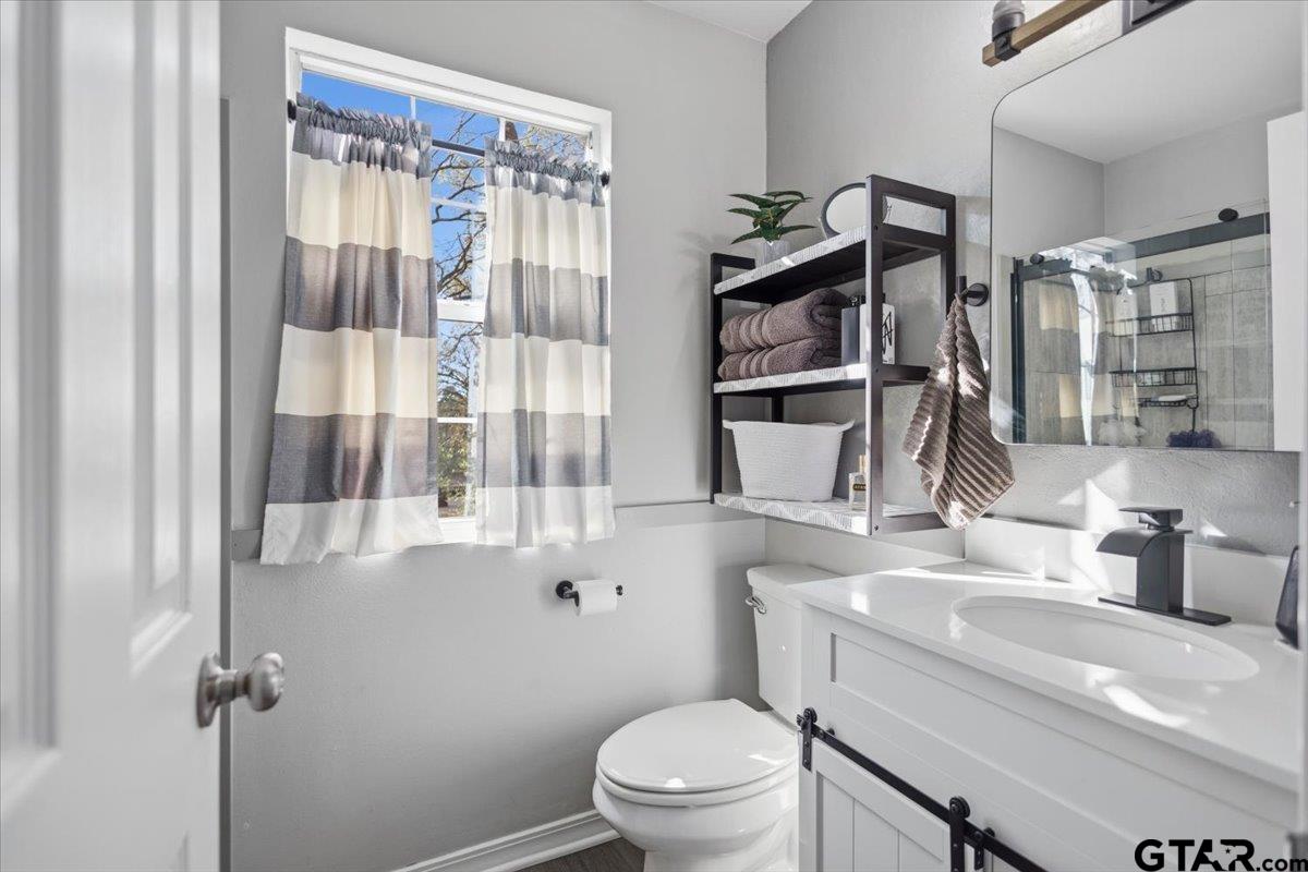 289 Acapulco Road Jefferson, TX 75657 - Photo 14 of 30