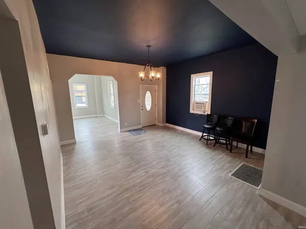 $200,000 | 112 8th Street, Logansport, IN 46947