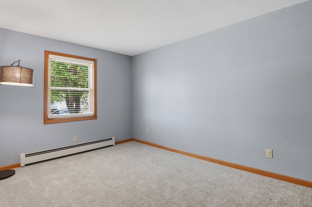 29 Rosella Street Springfield, MA 01118 - Photo 15 of 36