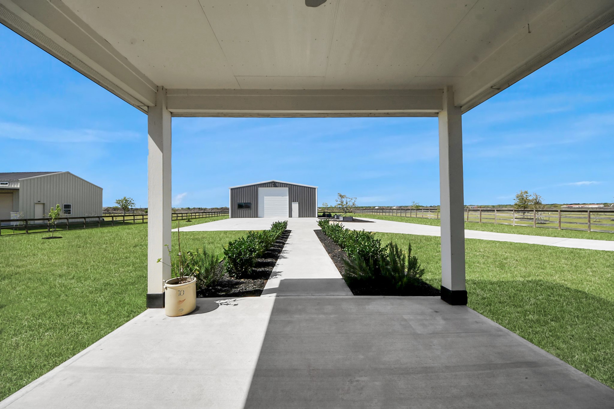 7723 Stratford Hall Drive Rosharon, TX 77583 - Photo 11 of 50 Backyard view from the back Patio