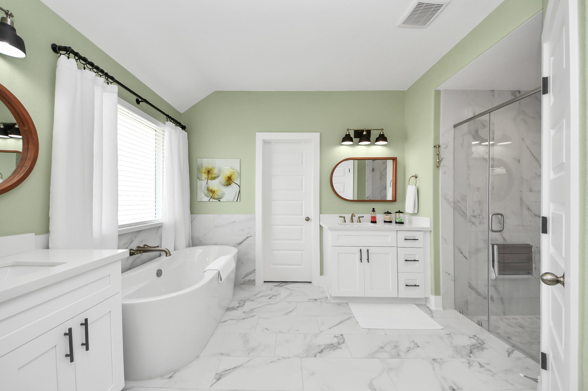 7723 Stratford Hall Drive Rosharon, TX 77583 - Photo 33 of 50 Primary Bathroom with Spacious Shower
