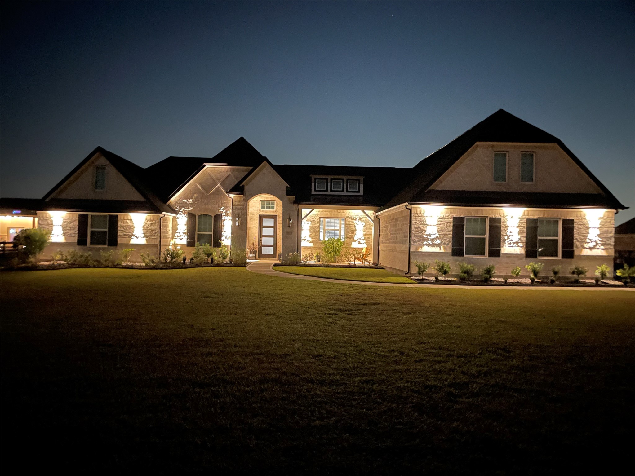 7723 Stratford Hall Drive Rosharon, TX 77583 - Photo 6 of 50 Beautiful Exterior Lighting