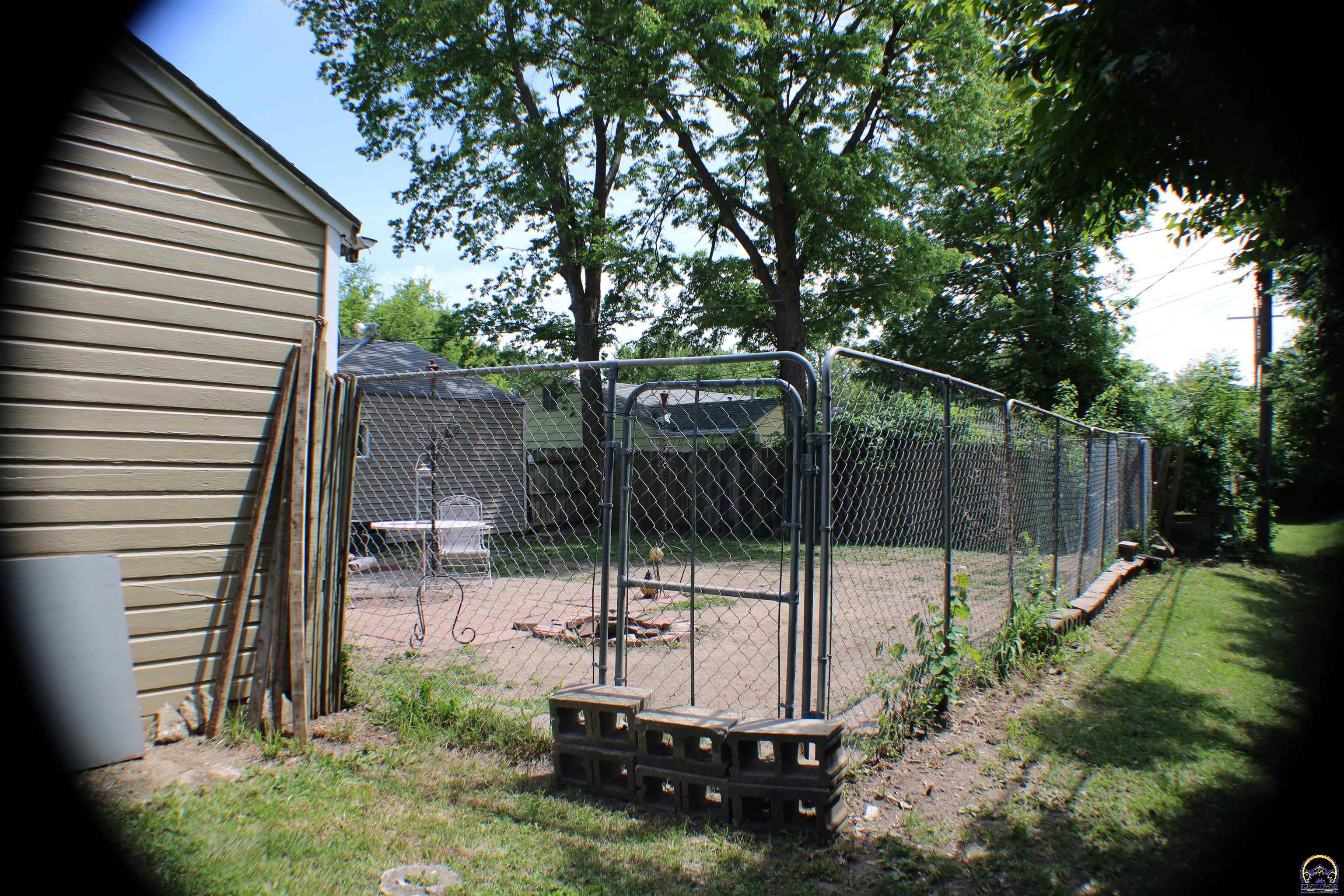 2517 Southwest Morningside Road Topeka, KS 66614 - Photo 19 of 21