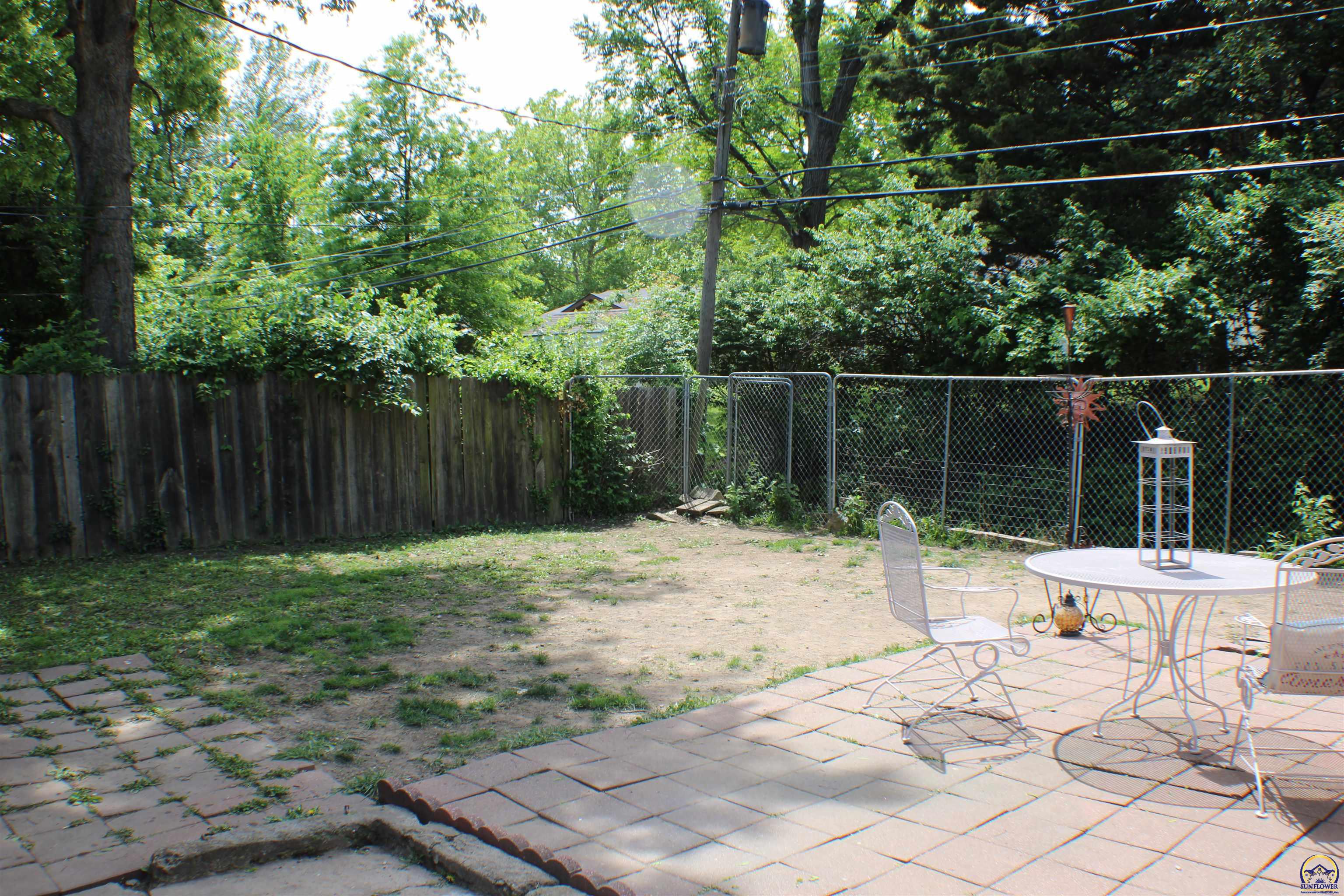 2517 Southwest Morningside Road Topeka, KS 66614 - Photo 20 of 21