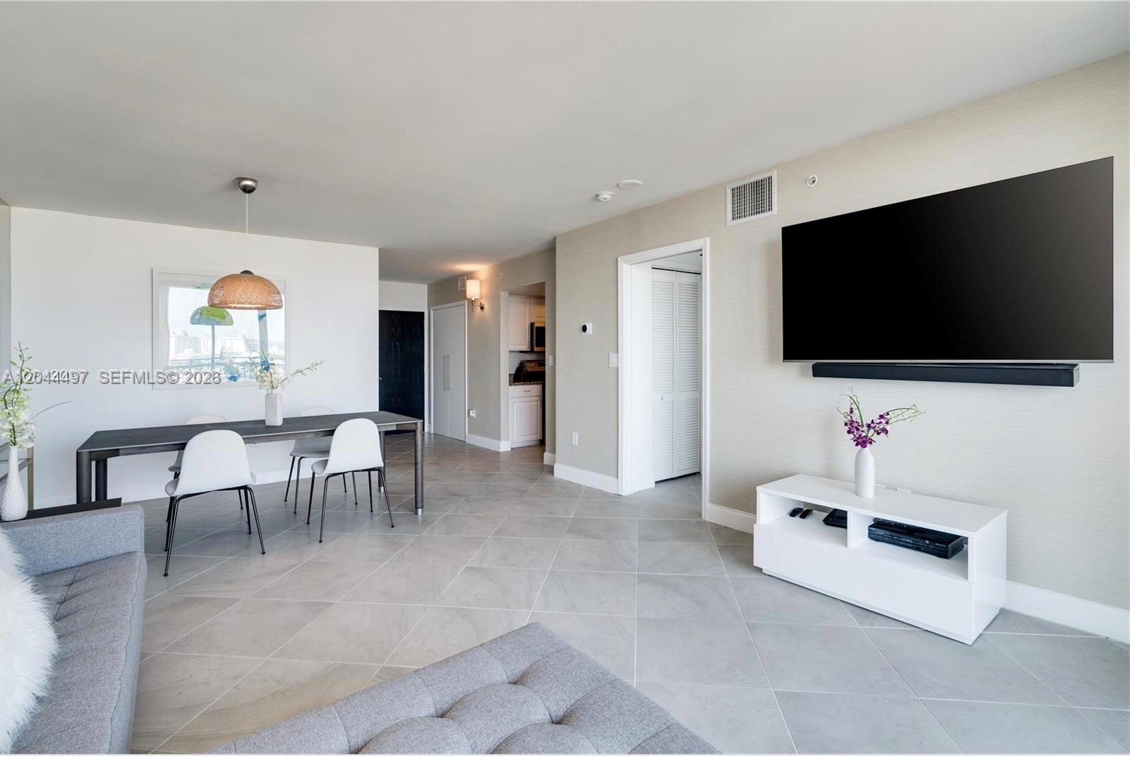 90 Alton Road, Unit 1207 Miami Beach, FL 33139 - Photo 5 of 24