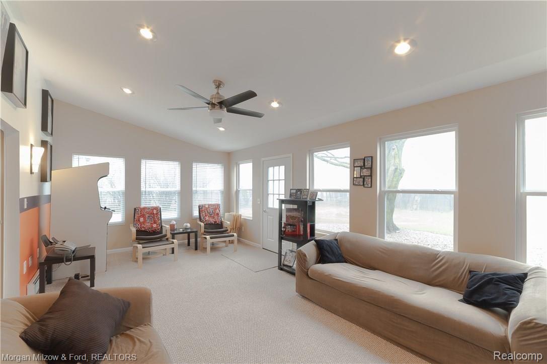 6490 Waldon Road Clarkston, MI 48346 - Photo 29 of 37 Florida room another view