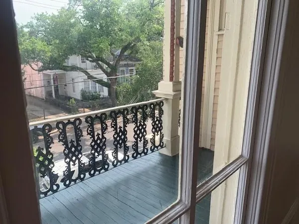 $1,450 | 4919 Magazine Street, Unit E, New Orleans, LA 70115