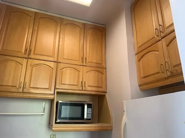 $1,450 | 4919 Magazine Street, Unit E, New Orleans, LA 70115
