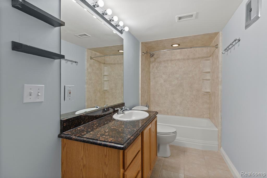 2247 Walton Boulevard, Unit 46 Rochester, MI 48309 - Photo 12 of 16