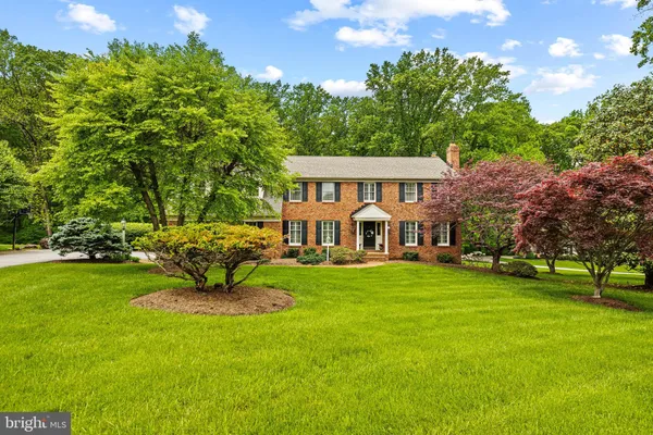 a view of a house with a big yard