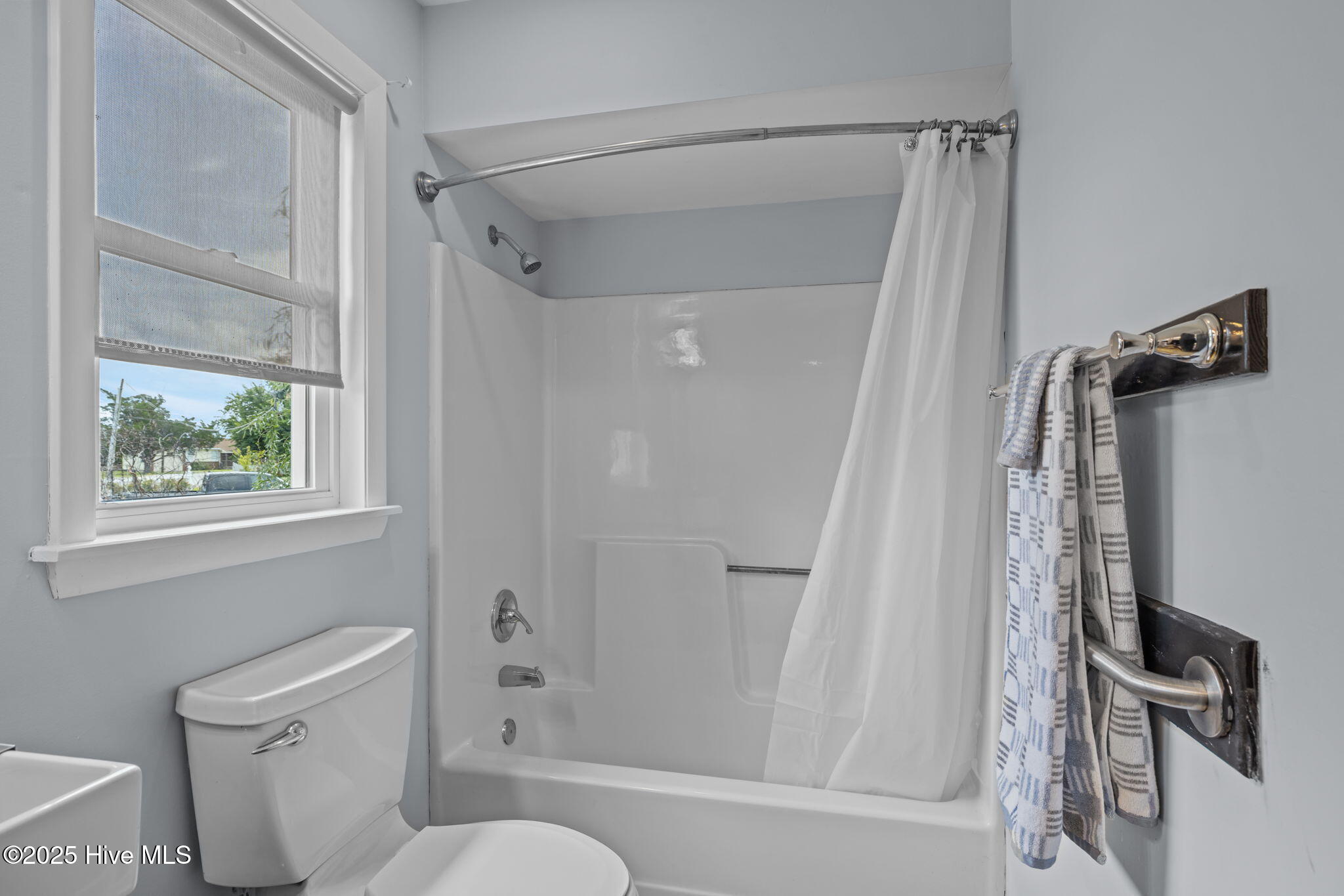 145 Williston Creek Road Smyrna, NC 28579 - Photo 17 of 59 Downstairs bath