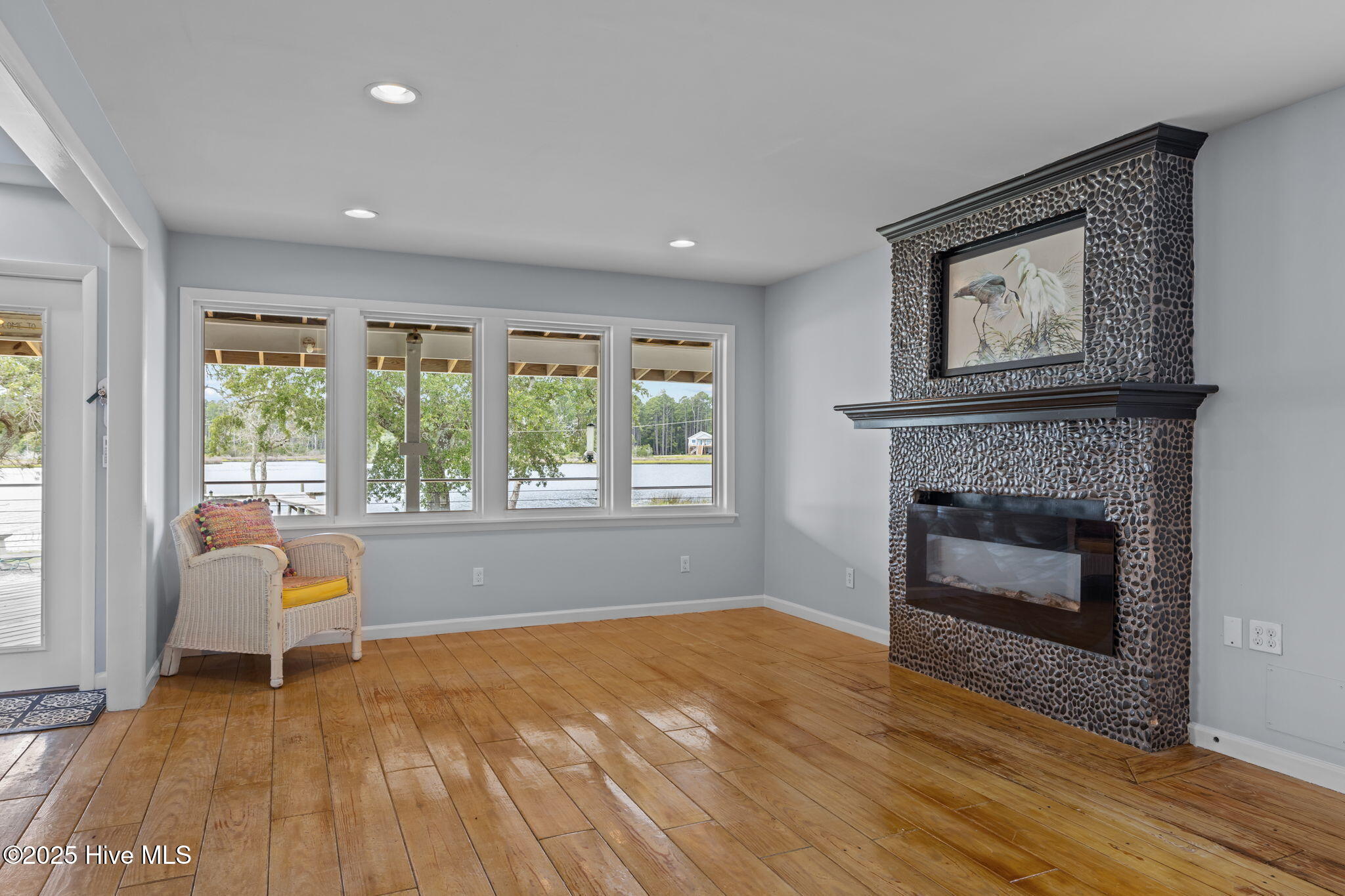 145 Williston Creek Road Smyrna, NC 28579 - Photo 5 of 59 Living room