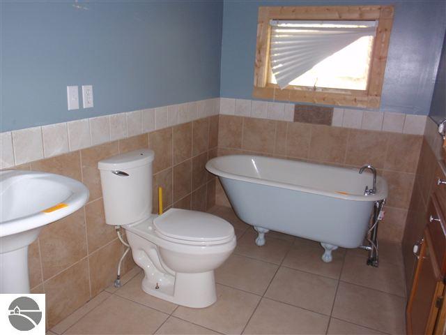 7391 Platte Road Beulah, MI 49617 - Photo 8 of 15 1715220-7.JPG