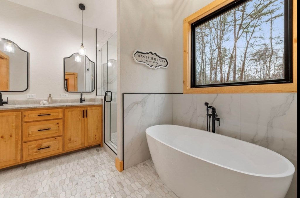 522 Lee’s Ride McCaysville, GA 30555 - Photo 17 of 33