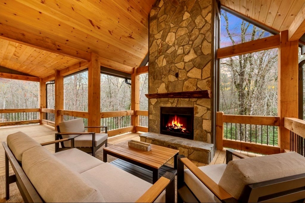 522 Lee’s Ride McCaysville, GA 30555 - Photo 19 of 33