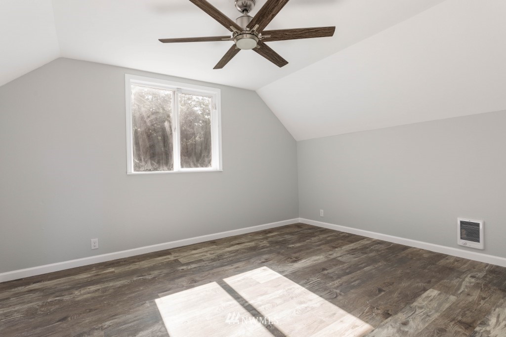1450 North View Road Oak Harbor, WA 98277 - Photo 14 of 36 Gallery Image 14