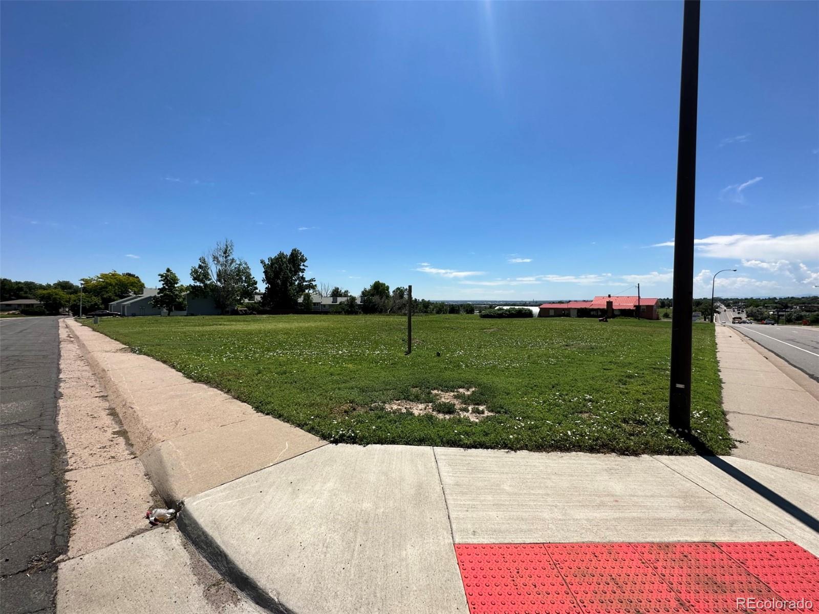 792-796 West Switzer Ln