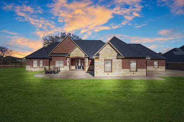 $799,900 | 3909 Saddle Crk Boulevard, Denison, TX 75020