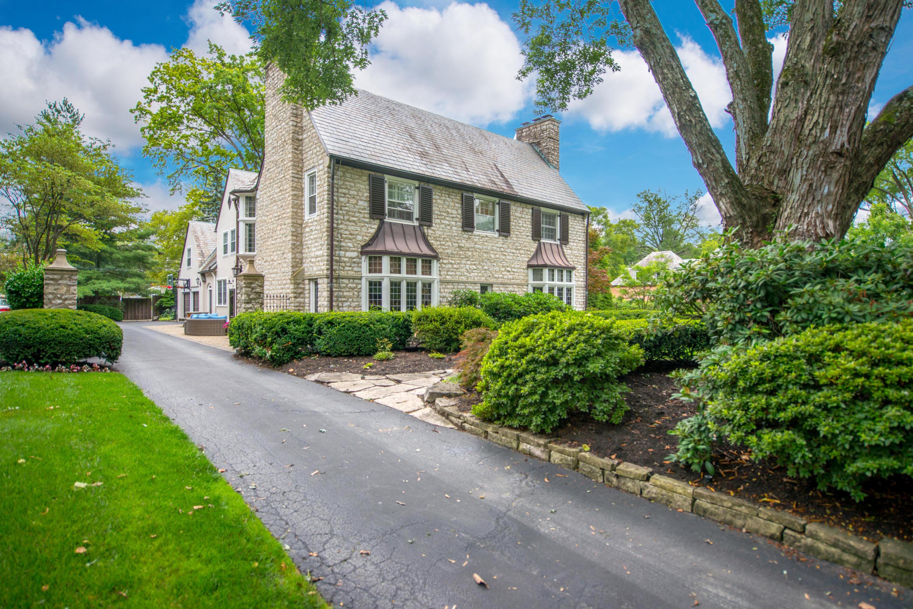 200 Ashbourne Road Columbus, OH 43209 - Photo 2 of 59