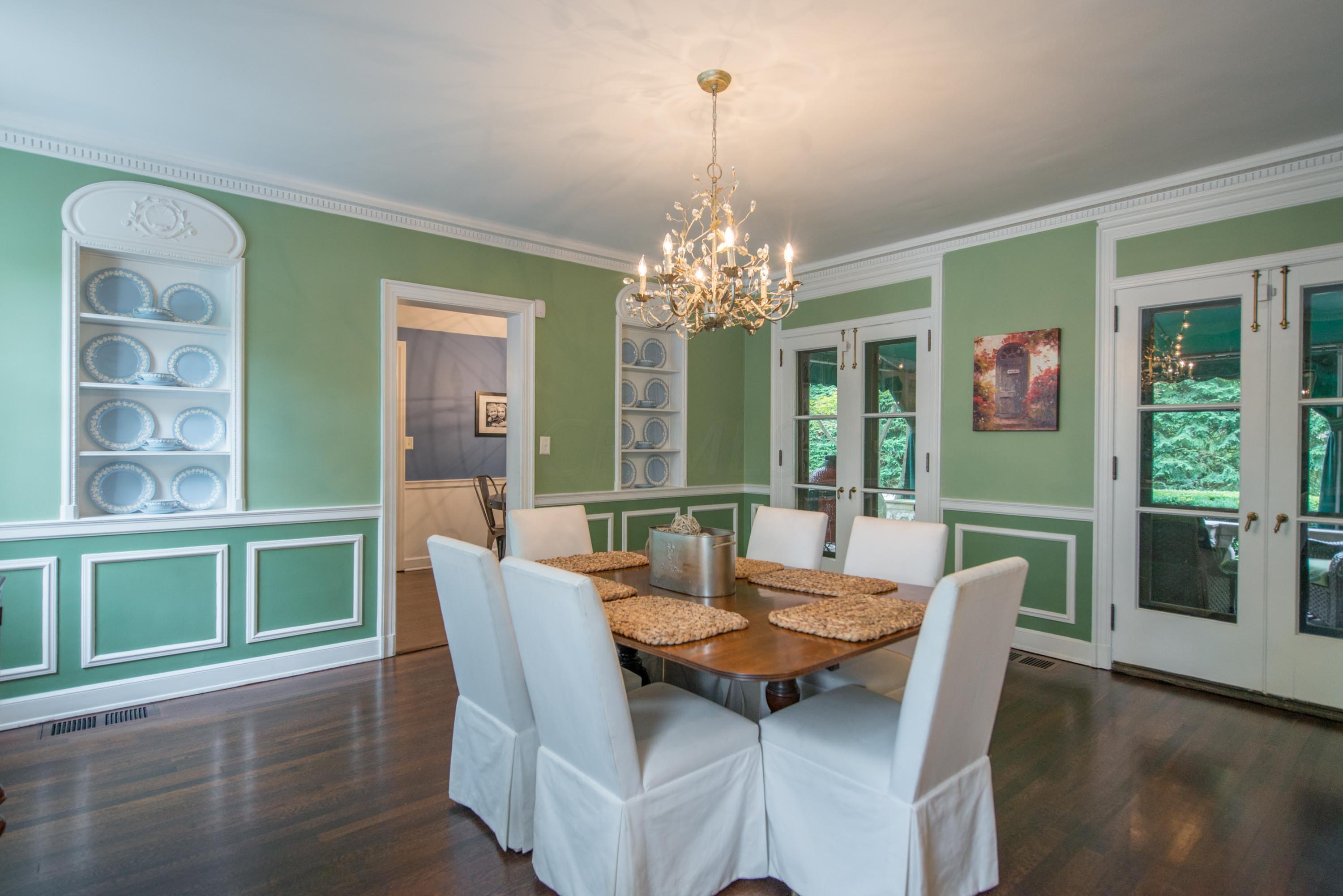 200 Ashbourne Road Columbus, OH 43209 - Photo 9 of 59