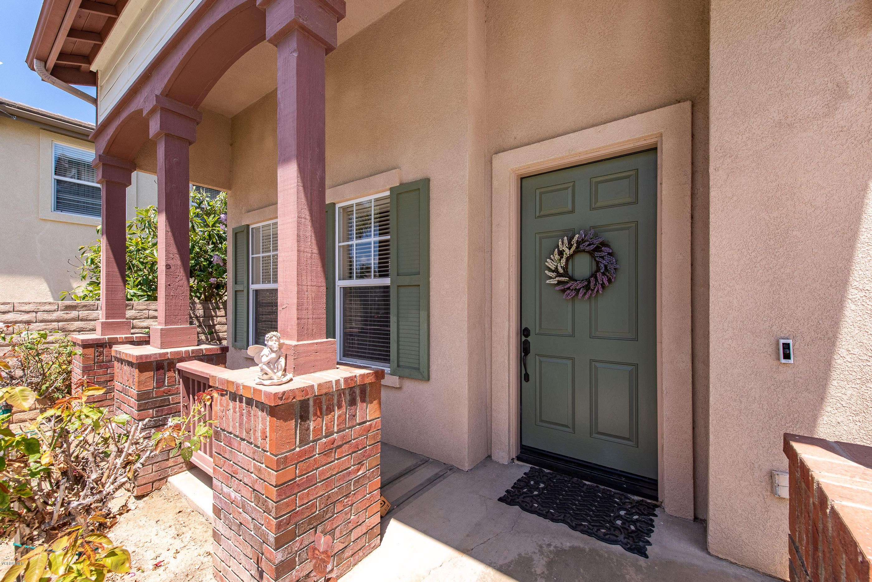 13625 Silver Oak Lane Moorpark, CA 93021 - Photo 3 of 35 a outdoor space with patio the couches and potted plants