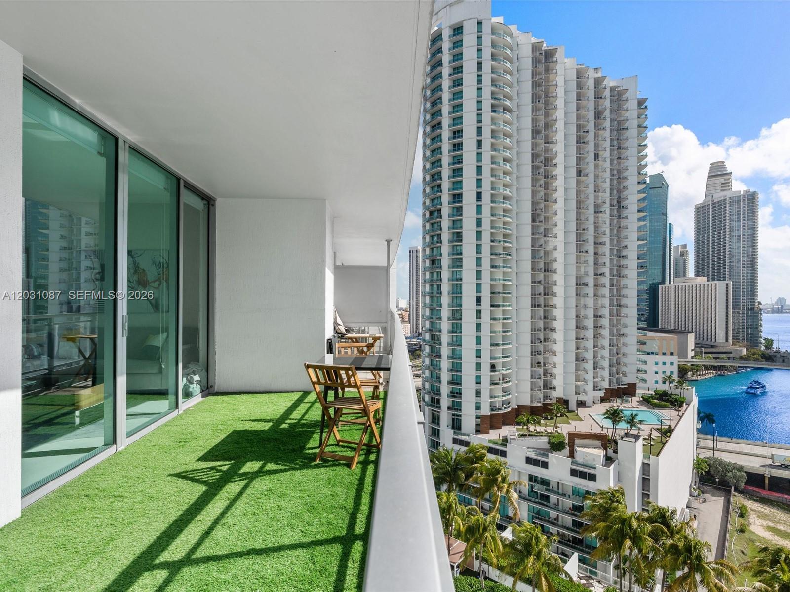 90 Southwest 3rd Street, Unit 2015 Miami, FL 33130 - Photo 37 of 70