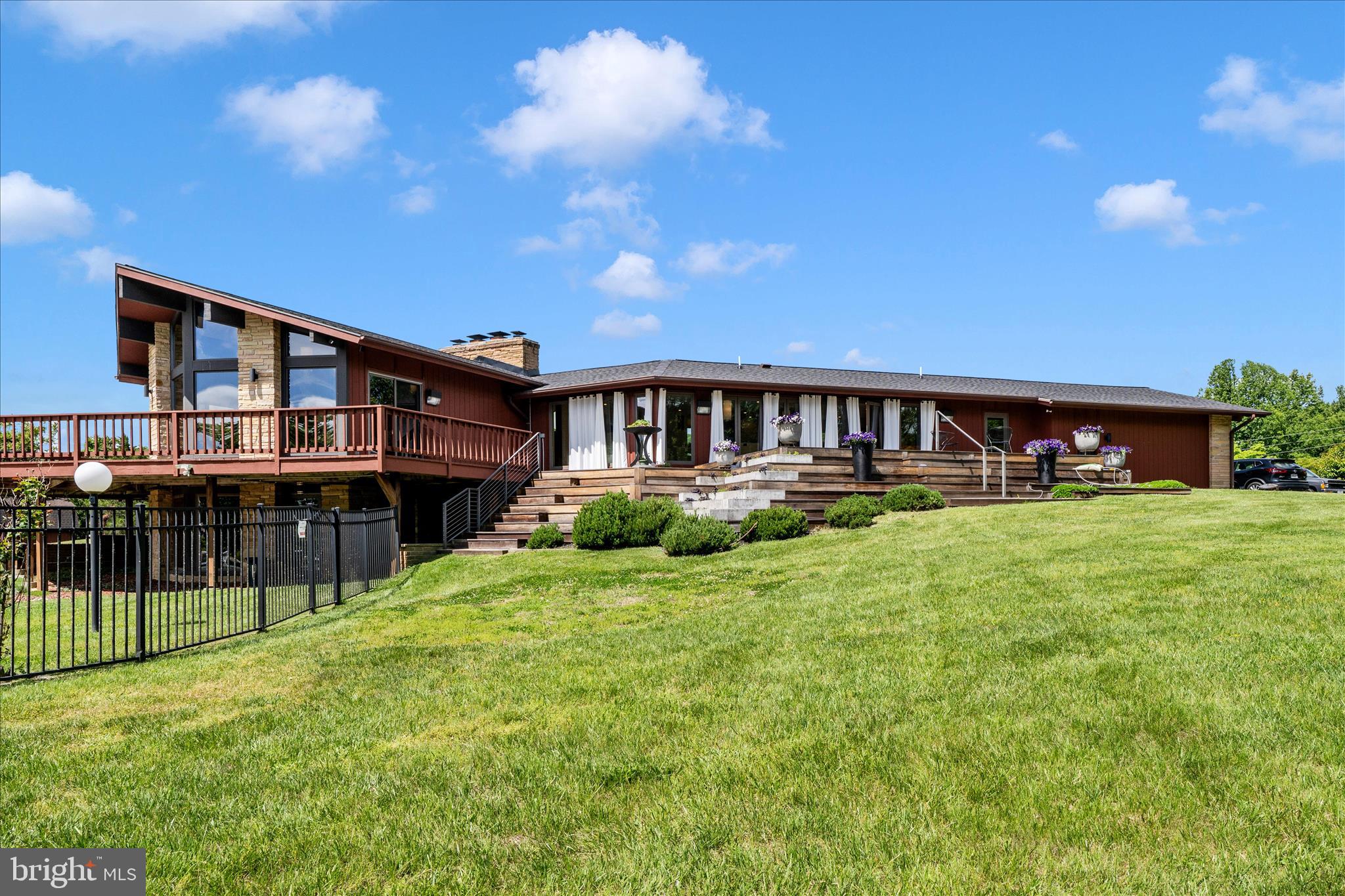 9237 Frostown Road Middletown, MD 21769 - Photo 82 of 113 Multi-level deck