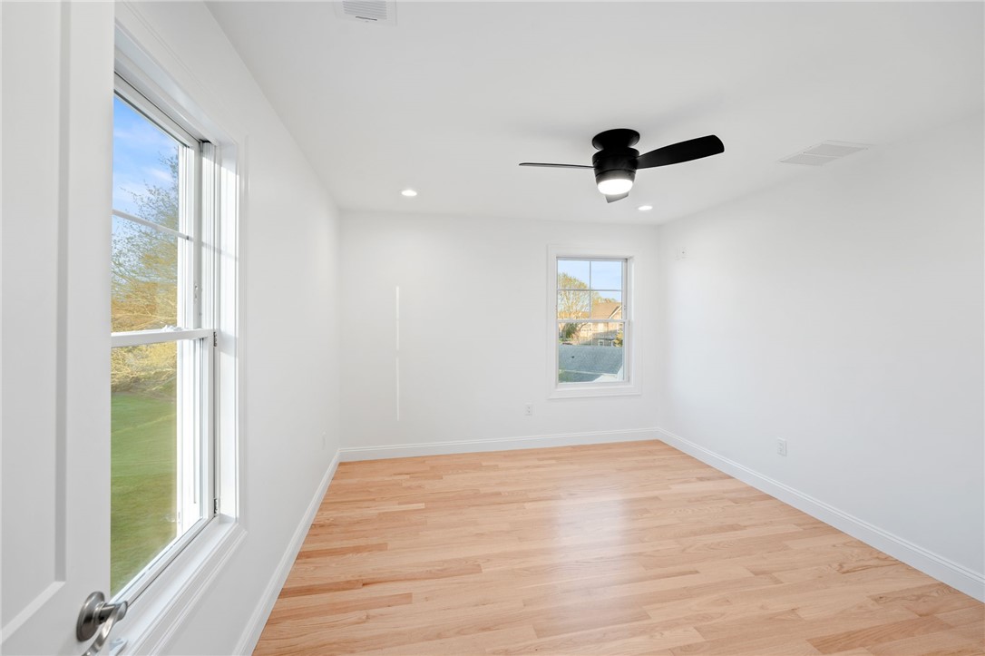 25 Scallop Shell Road Narragansett, RI 02882 - Photo 27 of 49 Level 3 Bedroom 3