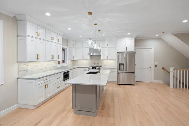 $1,749,900 | 25 Scallop Shell Road, Narragansett, RI 02882