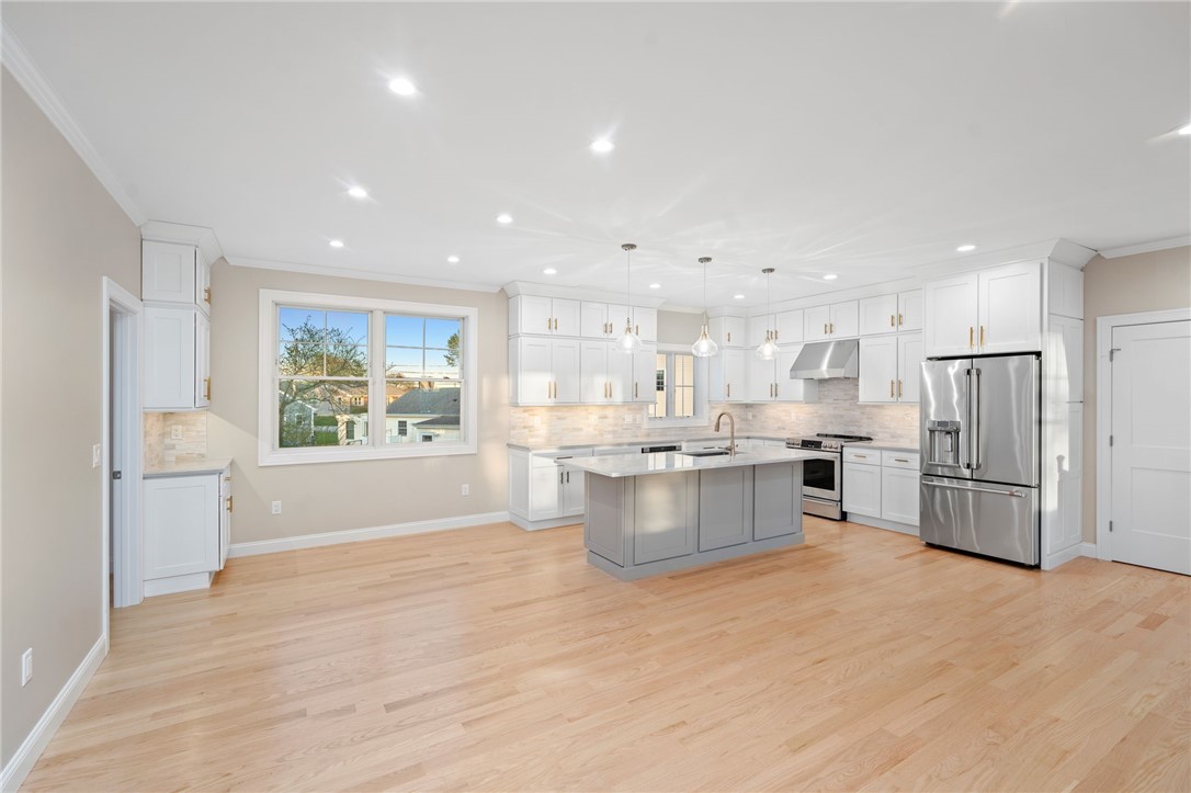 25 Scallop Shell Road Narragansett, RI 02882 - Photo 7 of 49 Bright cheery and timeless kitchen