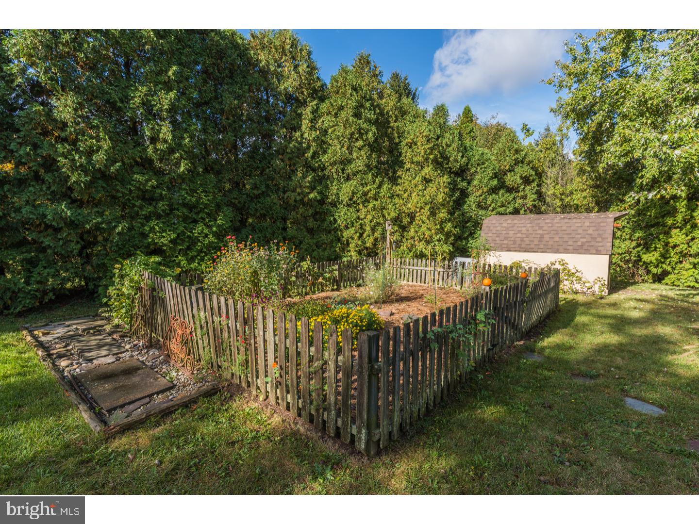 240 Spring Lane Perkasie, PA 18944 - Photo 22 of 25 Garden