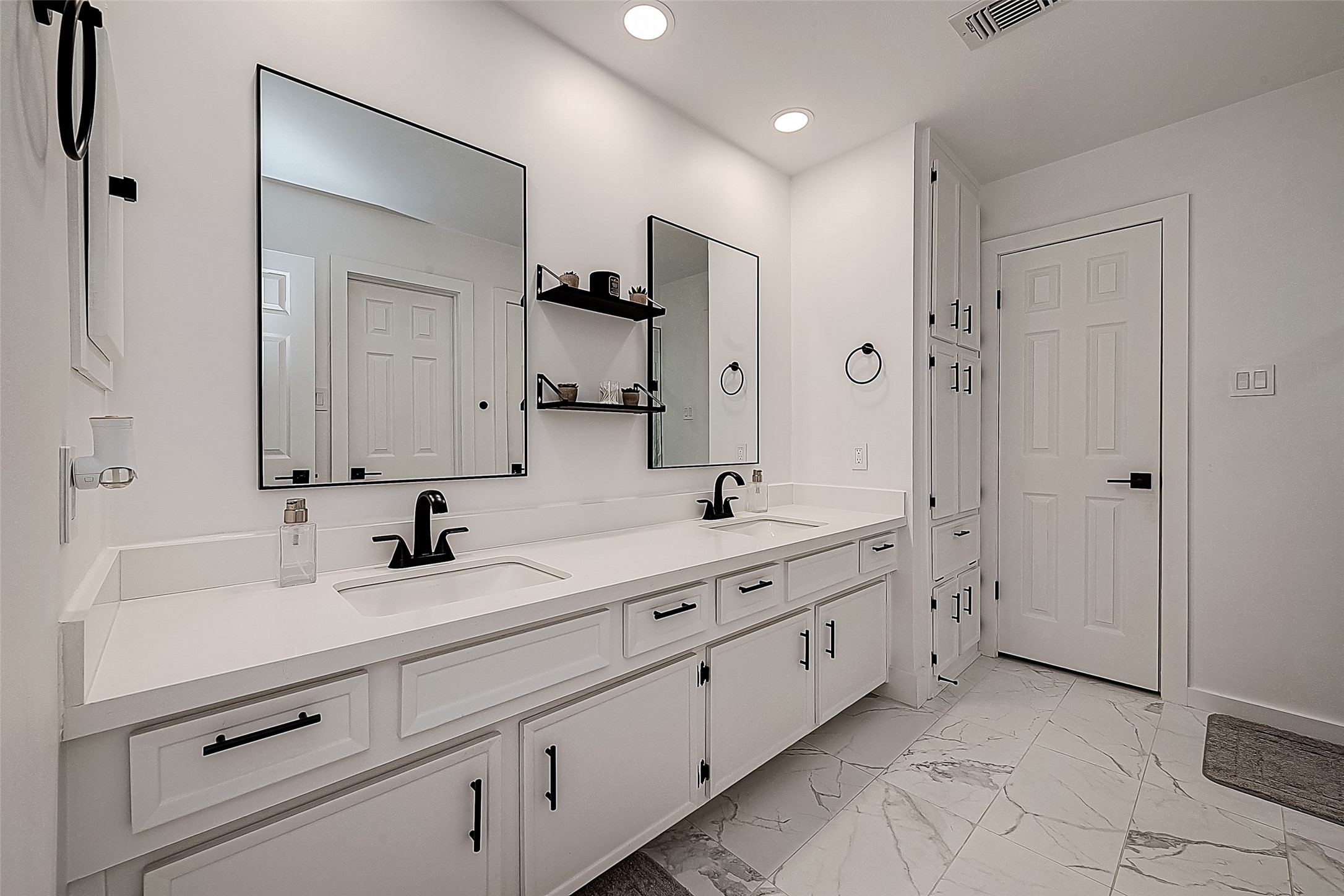 3511 Coltwood Drive Spring, TX 77388 - Photo 17 of 26 Primary Bath