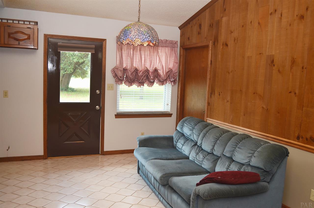 5137 Black Road Milton, FL 32583 - Photo 12 of 35 Gallery Image 12