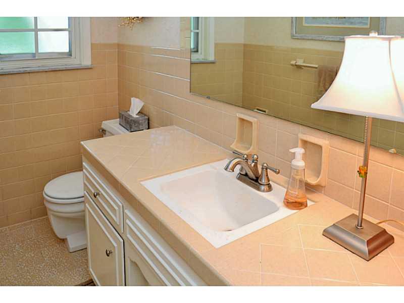 4818 Cavendish Road Indianapolis, IN 46220 - Photo 12 of 24