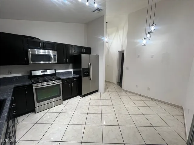 $1,995 | 8244 Ogee Drive, Las Vegas, NV 89145