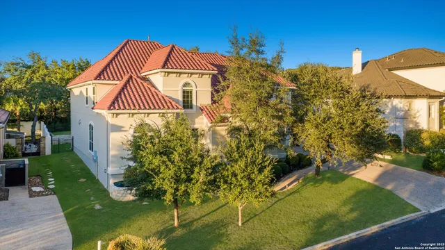 a view of swimming pool of the house